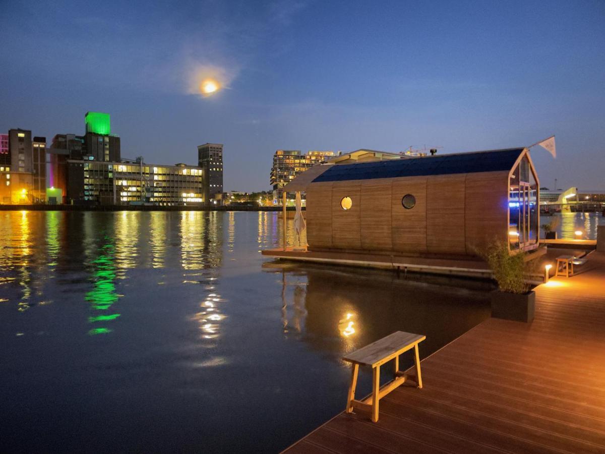 Wikkelboats At Floating Rotterdam Rijnhaven Roterdão Exterior foto