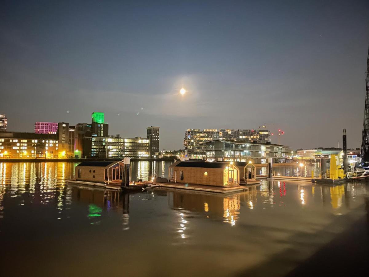 Wikkelboats At Floating Rotterdam Rijnhaven Roterdão Exterior foto